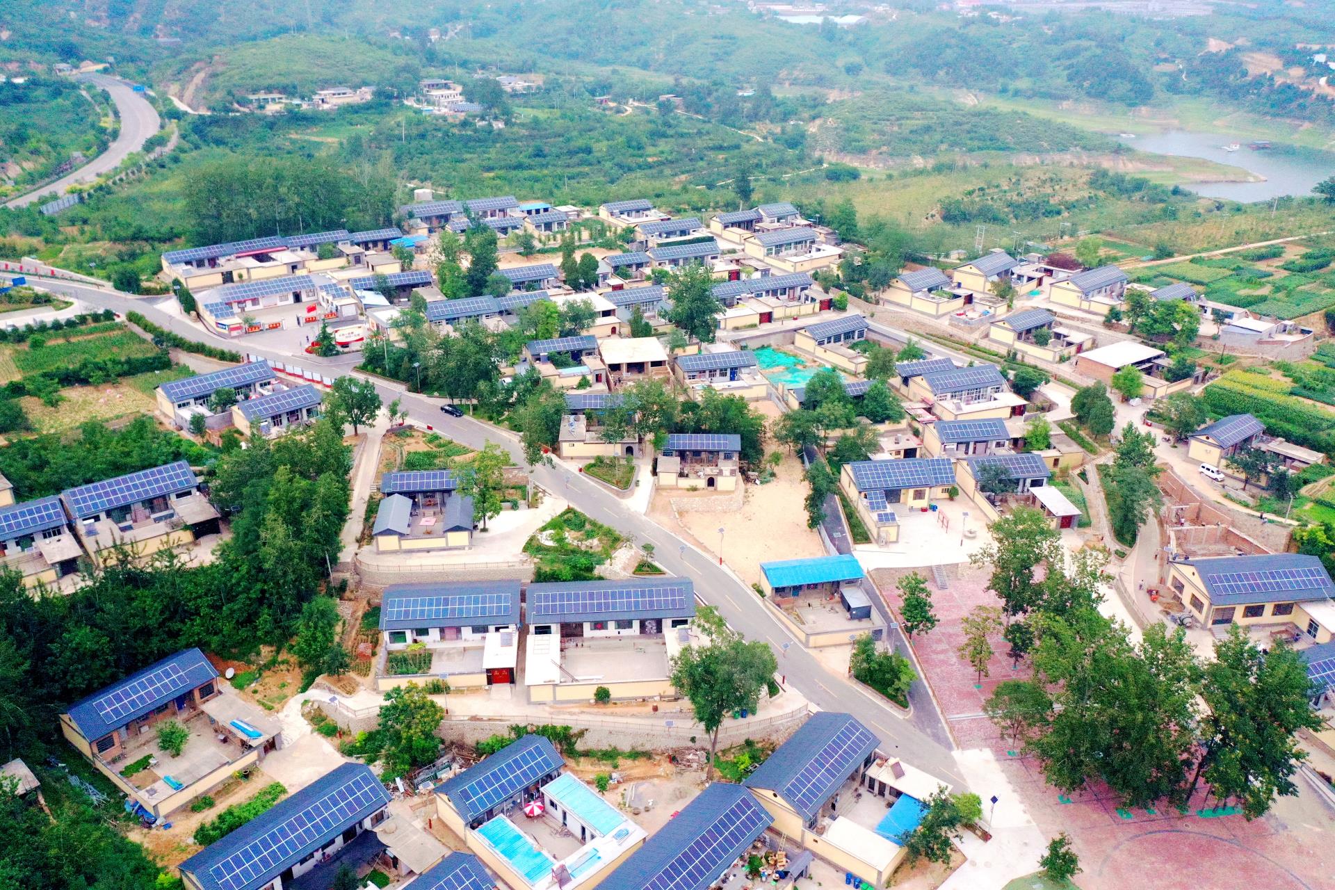 宝马bm1122线路顶级电气西柏坡北庄光伏树模工程